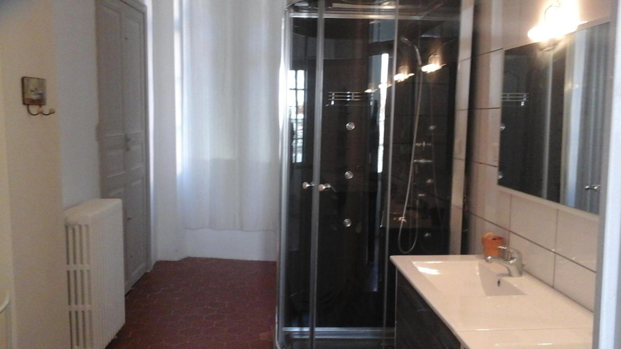 Le Presbytere Bed & Breakfast Rivesaltes Oda fotoğraf