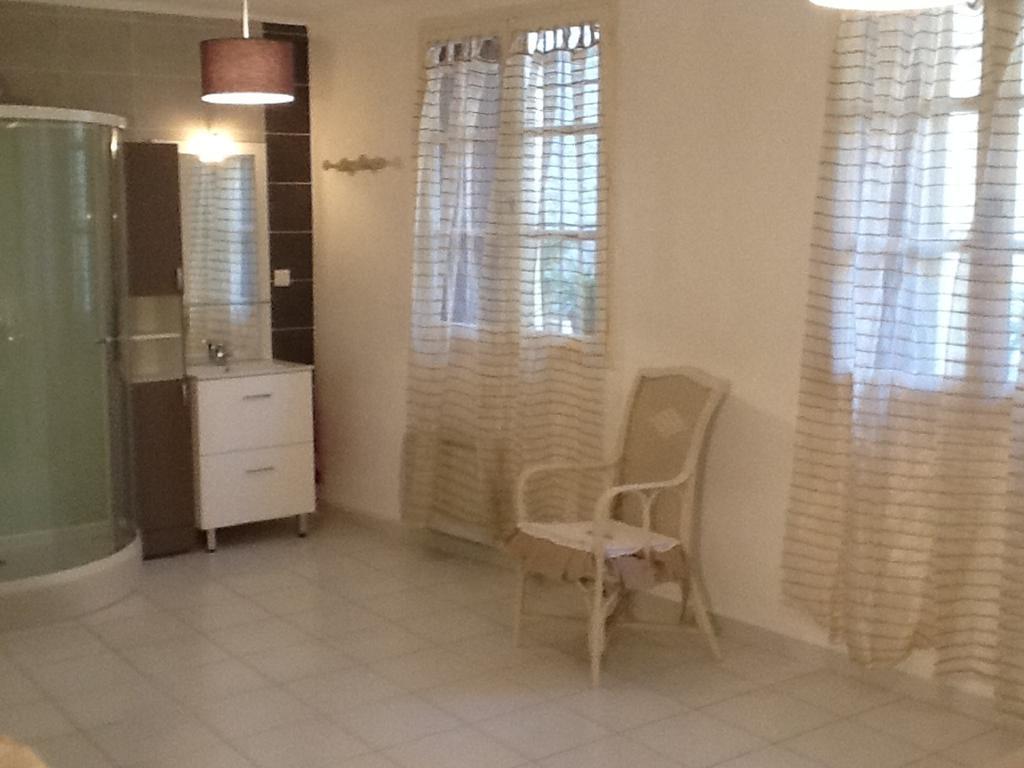 Le Presbytere Bed & Breakfast Rivesaltes Oda fotoğraf