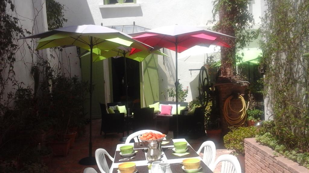 Le Presbytere Bed & Breakfast Rivesaltes Dış mekan fotoğraf